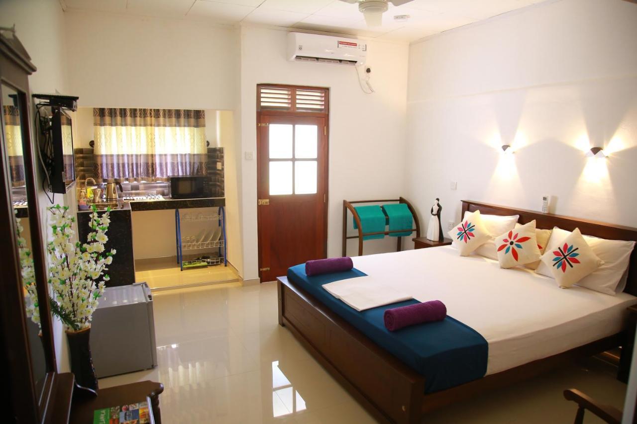 Aken Villa Hikkaduwa Exterior foto
